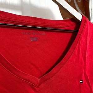 Tommy Hilfiger Red T-shirt. Size: XXL